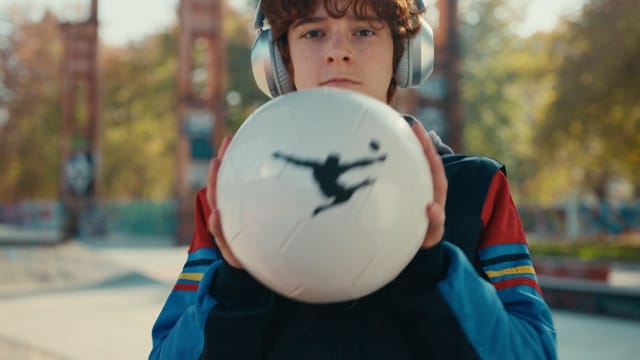 Still from Panini - Fai vedere chi sei